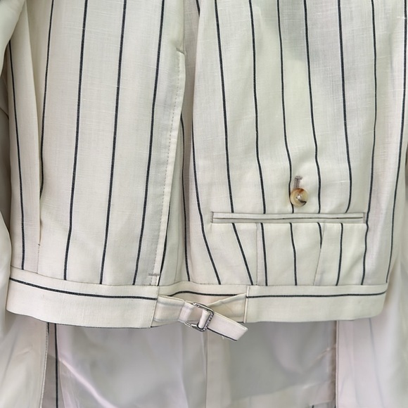 Cream Linen Three Piece Suit | SuitSupply Style | Lightweight & Breathable | 38R - Picture 4 of 6